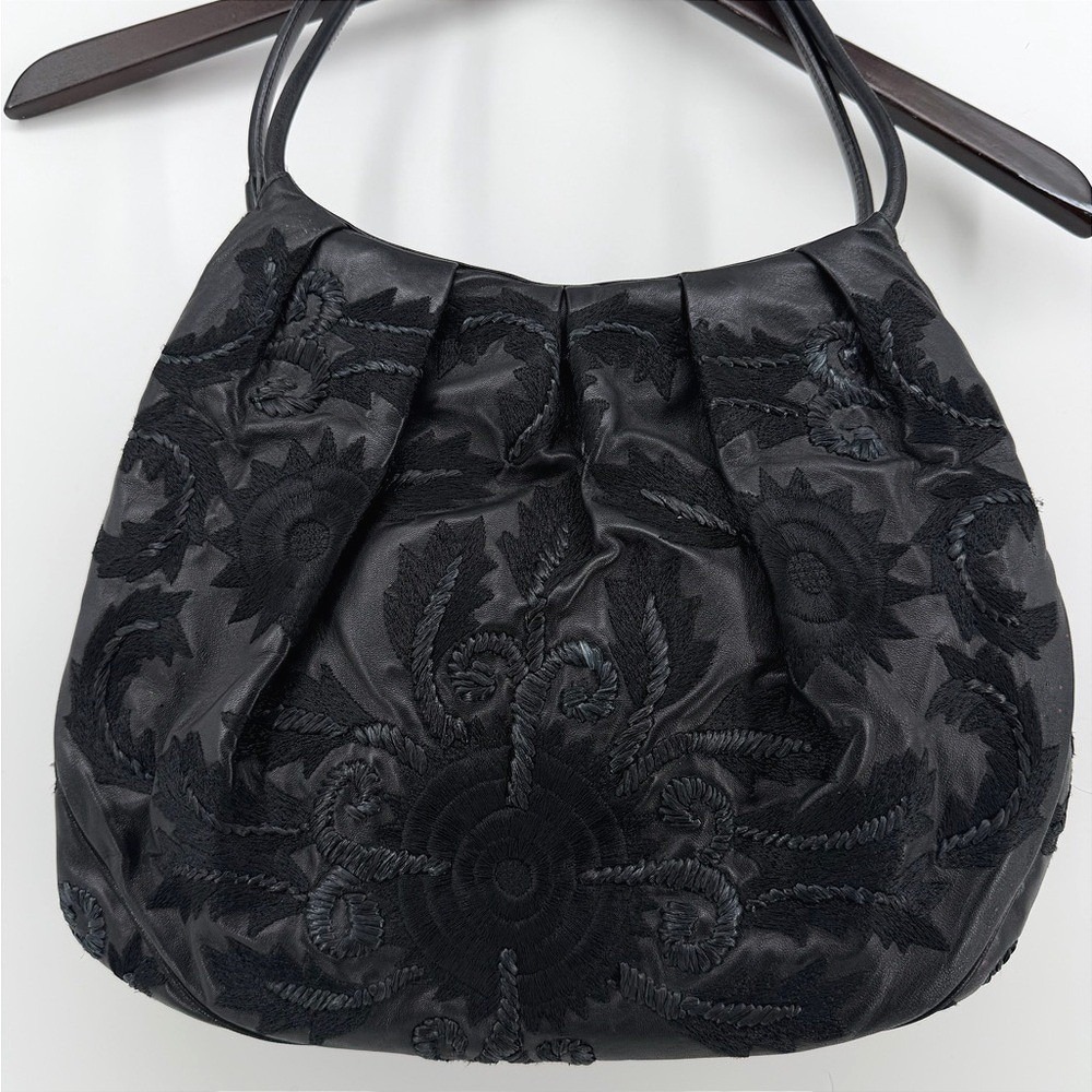 VTG Natori Black Leather Floral Embroidered Hobo Shoulder Bag Made in Italy